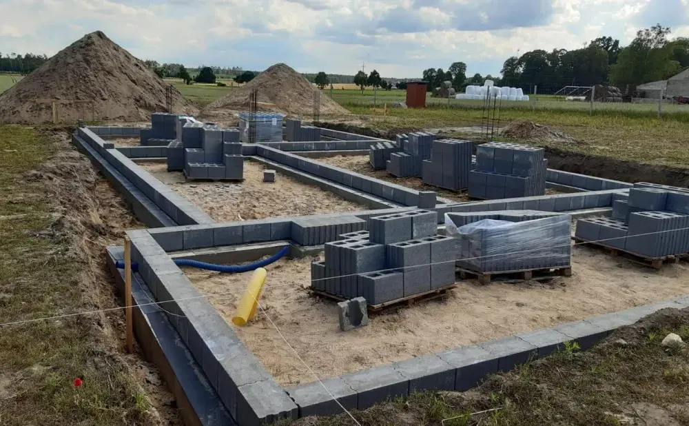 Ile kosztuje wylanie fundamentów? Sprawdź, co wpływa na ceny