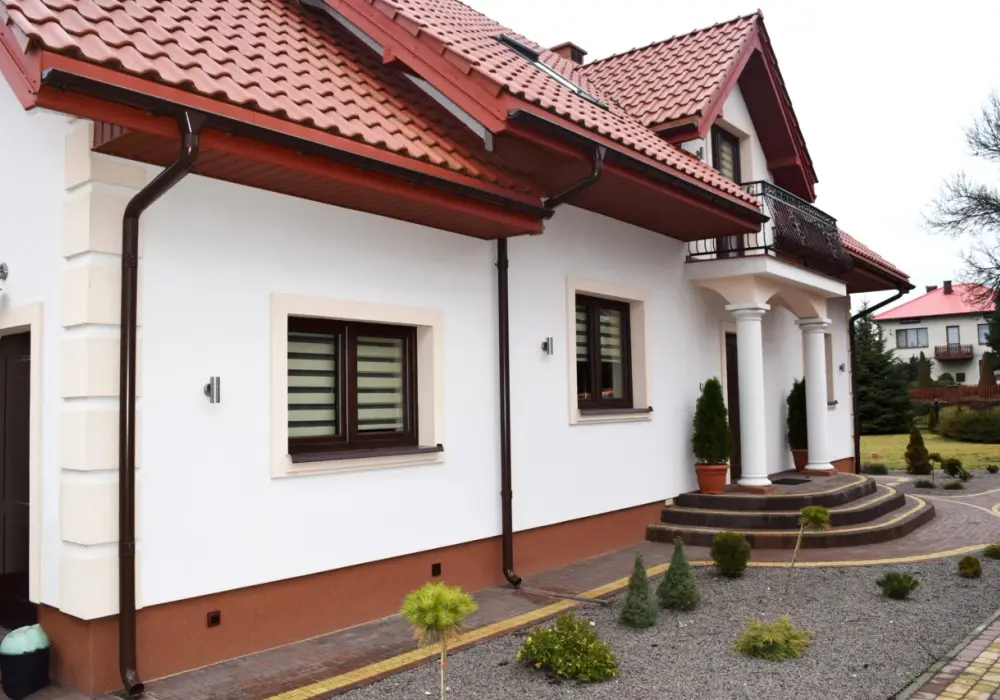 Co na dół elewacji? Najlepsze materiały i ich wady oraz zalety