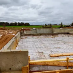 Ile kosztują fundamenty pod dom 150m2? Poznaj ukryte wydatki i oszczędności